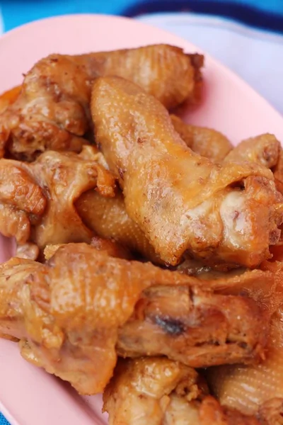 Ayam rebus dengan saus ikan di pasar. — Stok Foto