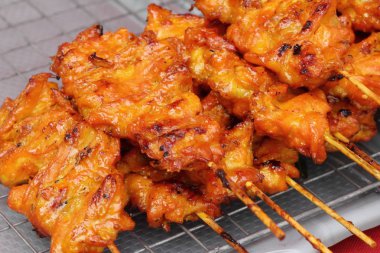 Izgara tavuk sokak gıda lezzetlidir