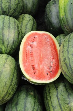 Taze karpuz sokak gıda lezzetlidir 