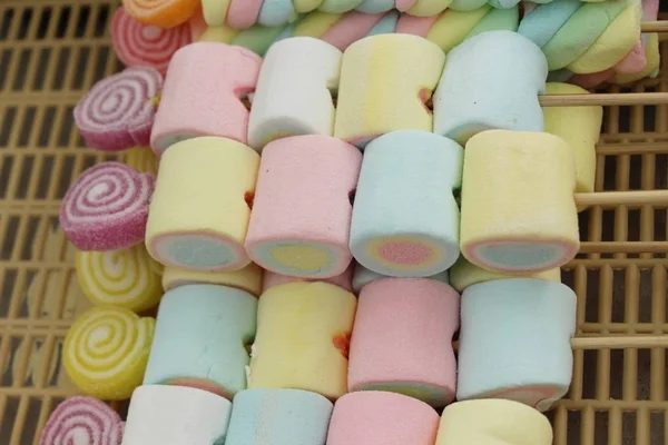 Marshmallow godis är gott på gata mat — Stockfoto