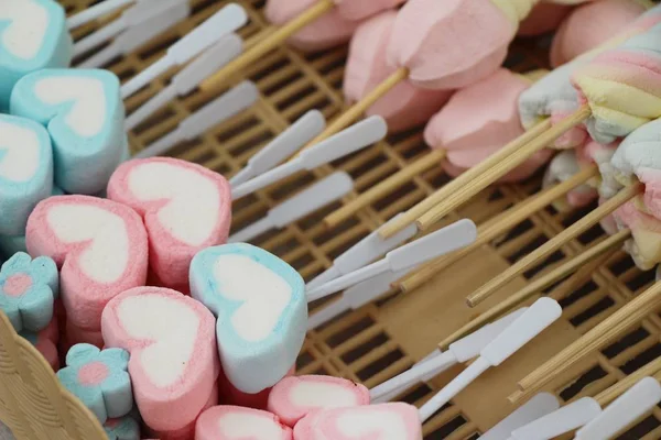 Marshmallow-Bonbons schmecken beim Streetfood — Stockfoto