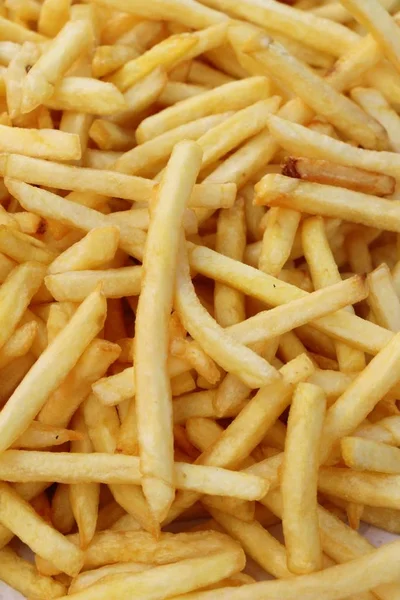 Batatas fritas é delicioso em comida de rua — Fotografia de Stock