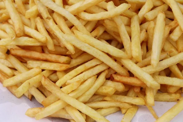 Pommes sind köstlich beim Streetfood — Stockfoto