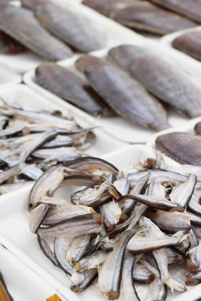Sušené ryby pro vaření na pouliční stánky s jídlem — Stock fotografie