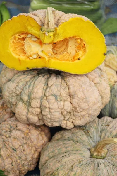 Fresh pumpkin for cooking in the market — Stock Photo, Image