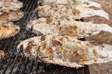 Izgara balık sokak gıda lezzetlidir