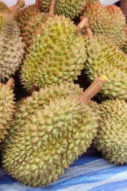 Durian meyve sokak gıda lezzetlidir