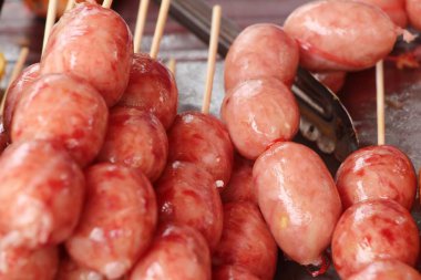 sosis Asya sokak gıda yemek pişirmek için