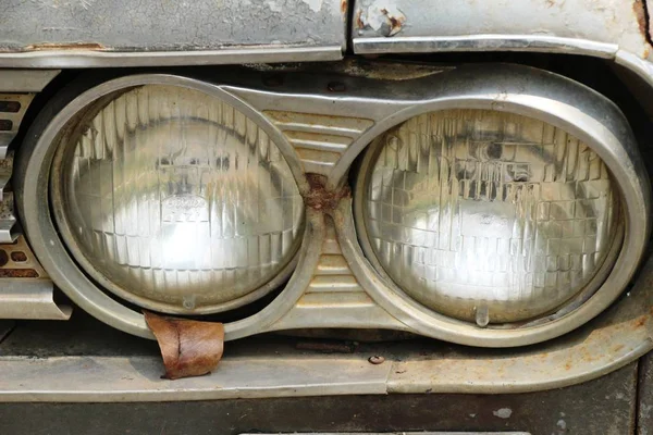 Old car headlights of classic vintage style — Stock Photo, Image