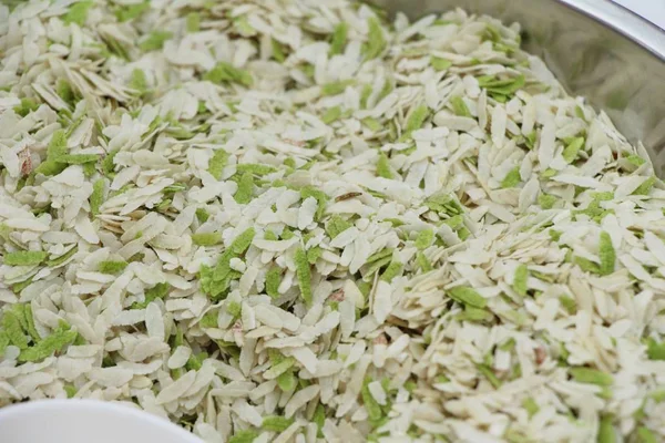 Grão de arroz desfiado com coco, sobremesa tailandesa — Fotografia de Stock