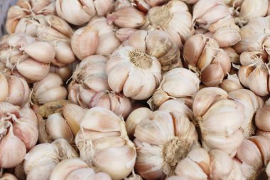 Sokak gıda pişirme için sarımsak baş 