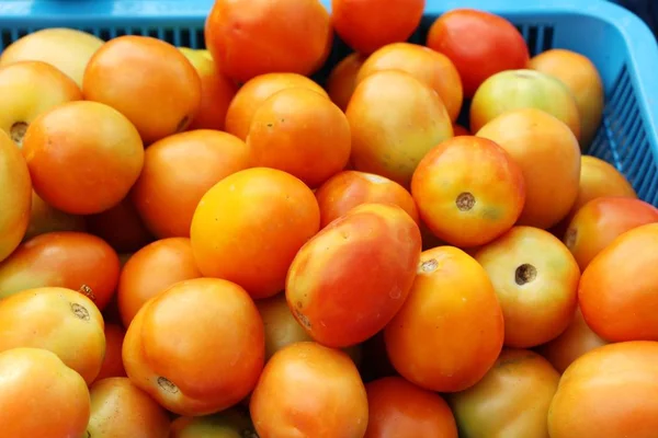 Tomates frescos para cocinar en comida callejera —  Fotos de Stock