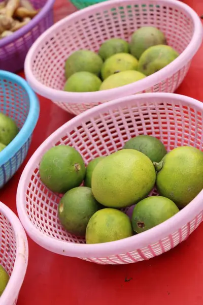 Limón fresco para cocinar en la calle — Foto de Stock