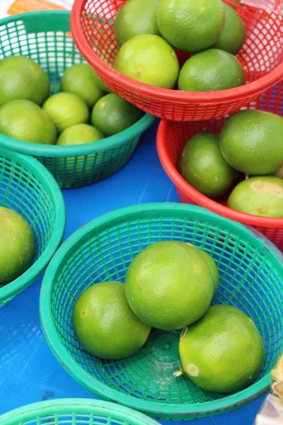 Fresh lemon for cooking at street food — Stock Photo, Image