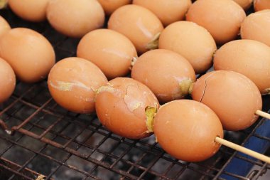 Kızarmış yumurta sokak gıda lezzetli 