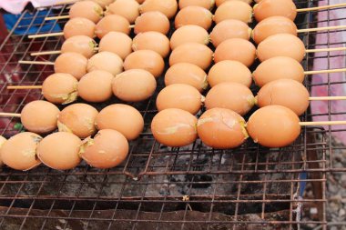 Kızarmış yumurta sokak gıda lezzetli 