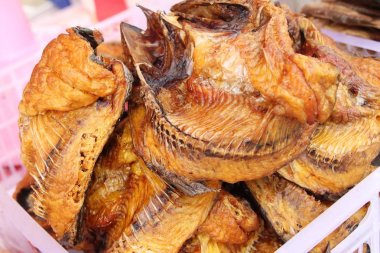 kurutulmuş balık sokak gıda yemek pişirmek için