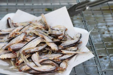 Kızarmış balık sokak gıda lezzetlidir