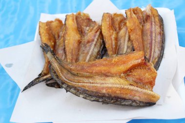 Kızarmış balık sokak gıda lezzetlidir