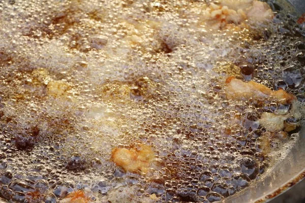 Fried chicken is delicious in the pan — Stock Photo, Image