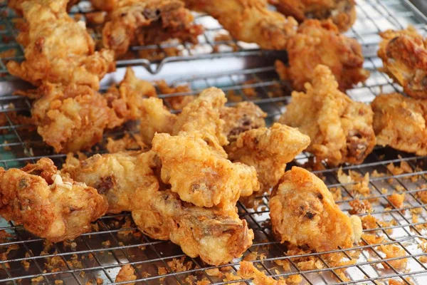 Gebratenes Huhn ist köstlich im Streetfood — Stockfoto