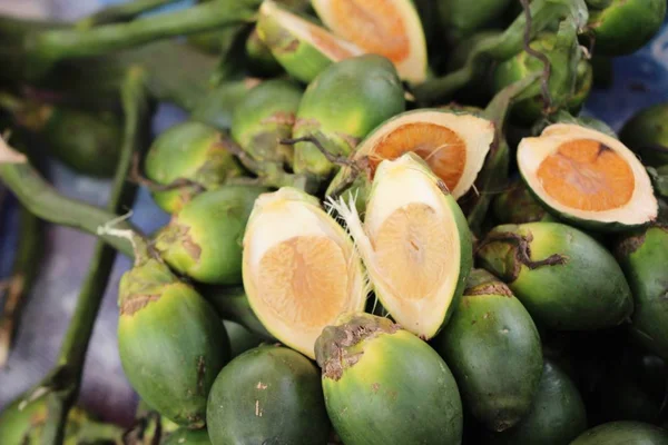 Betel palm met de natuur in straatvoedsel — Stockfoto