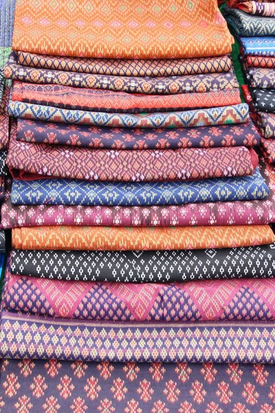 Thai tessuto a strisce bellezza al negozio di strada — Foto Stock