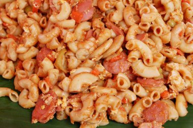 Spagetti sokak gıda lezzetli domuz eti ile