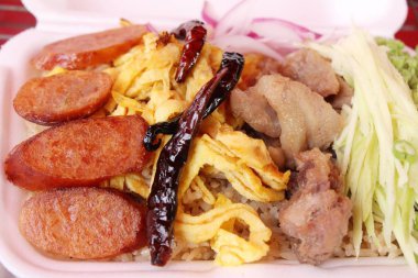 Karides hamur kızarmış pilav lezzetlidir