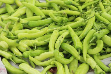 Sokak gıda yemek pişirmek için taze biber