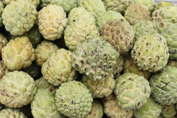 La mela zuccherata è deliziosa al cibo di strada — Foto Stock