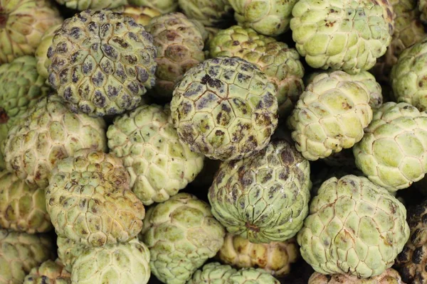 Sugar apple is heerlijk op straat eten — Stockfoto