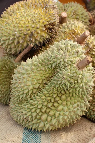 Buah Durian lezat di makanan jalanan — Stok Foto