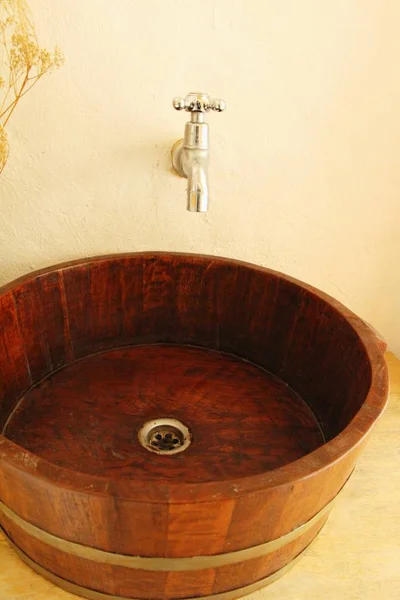 Wooden sinks is vintage style in park — Stock Photo, Image