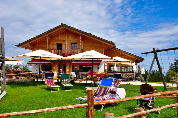 Característica Cabaña Con Restaurante Pasadizo Para Excursionistas Turistas Agosto 2019 —  Fotos de Stock