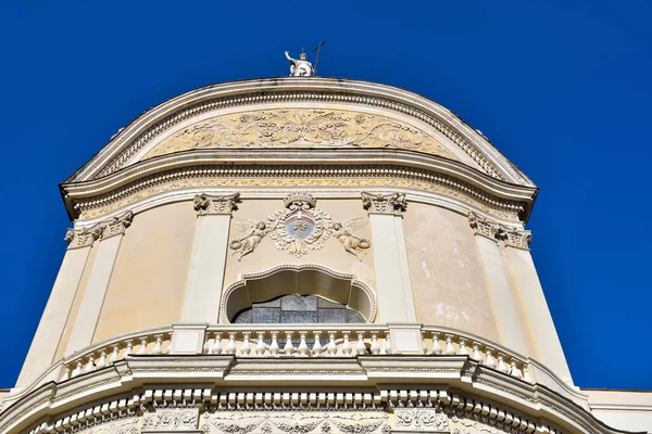 Barok stili Imperia İtalya 'da San Giovanni Battista kolej bazilikası.