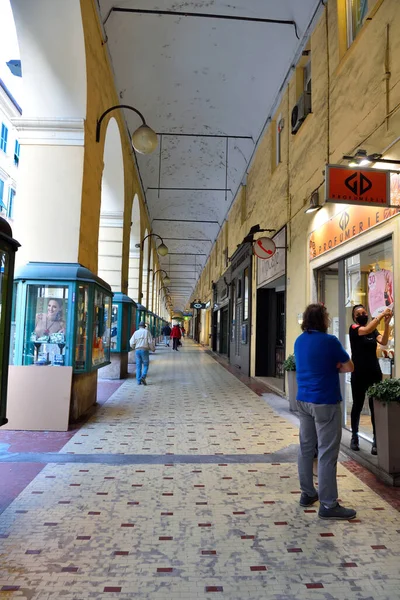 Centro Urbano Con Arcadas Tiendas Lujo Mayo 2020 Imperia Italia — Foto de Stock