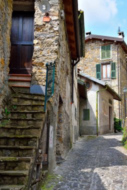 Imperia İtalya 'nın orta çağ köyü