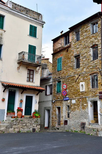意大利Perinaldo村的历史建筑 — 图库照片