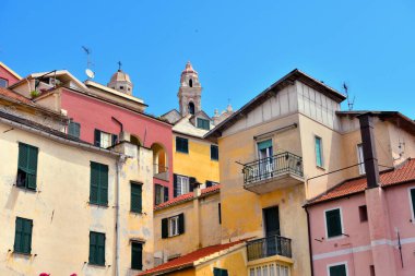 İtalya 'nın Imperia eyaletindeki Cervo Ligurian köyüne bir göz atalım.