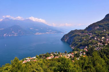 Varenna İtalya 'nın göl kenarındaki panorama