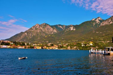 Lecco İtalya yakınlarındaki Como Gölü