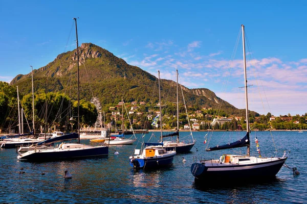 Lecco İtalya yakınlarındaki Como Gölü