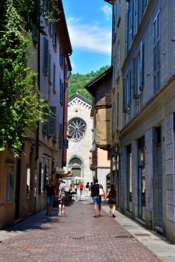  Romanesk bazilikası. 11. yüzyıl inançlı 12 Temmuz 2020 Como İtalya