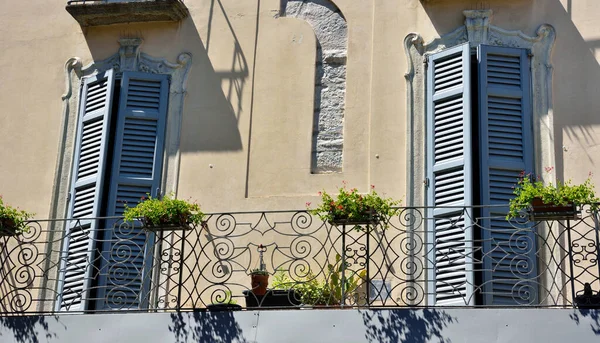 Fenêtres Pittoresques Maisons Dans Centre Historique Côme Italie — Photo