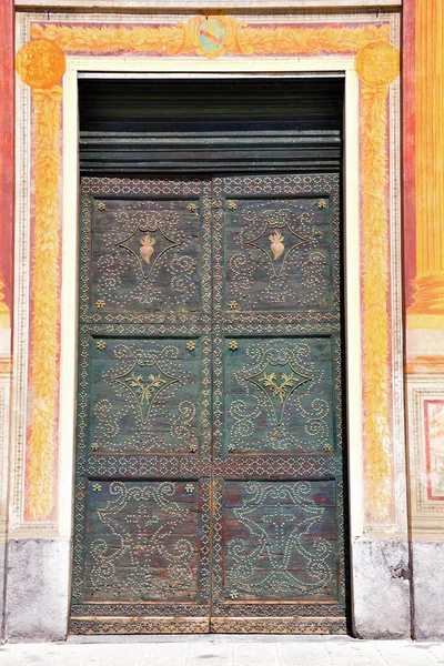 Portale Basilica Romanica San Giacomo Como Italia — Foto Stock