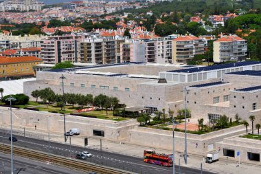 Centro Cultural de Belm (CCB), 28 Mayıs 2025 Lizbon Portekiz 'in Belm kentinde bulunan büyük bir bina.