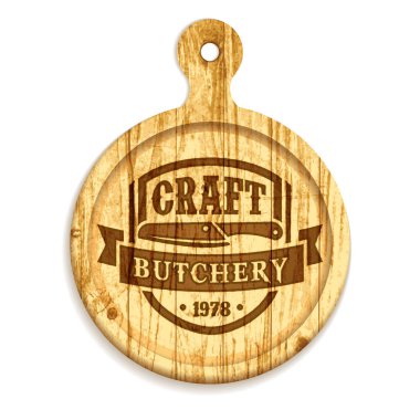 Et dükkanı veya kasaplık ahşap kesme tahtası üzerinde vektör logosu