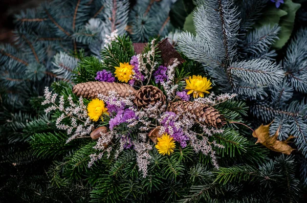 Decoración Flores Secas Colores Cementerio Día Todos Los Santos Otoño — Foto de Stock