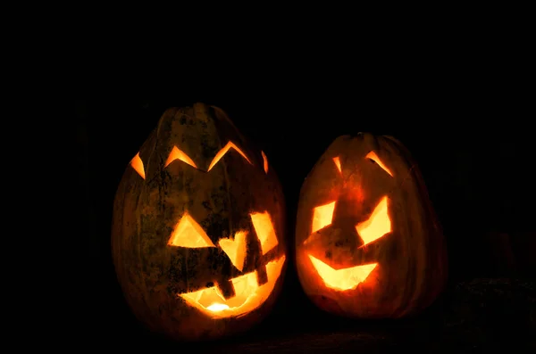Gece Iki Turuncu Halloween Kabaklar — Stok fotoğraf